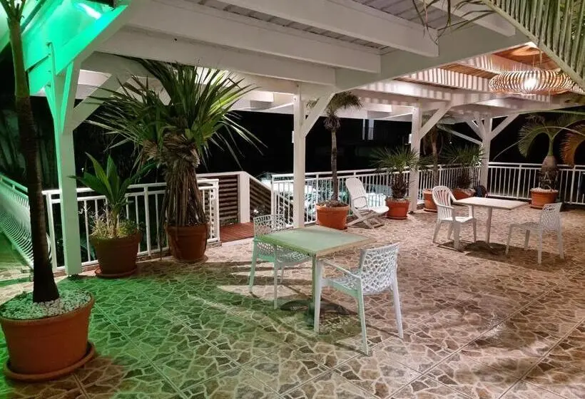 اتاق استاندارد با تخت بزرگ, Chez Papa Daya