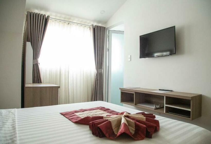 اتاق لوکس, Anh Tien