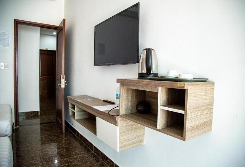 اتاق استاندارد چهارنفره با بالکن, Anh Tien