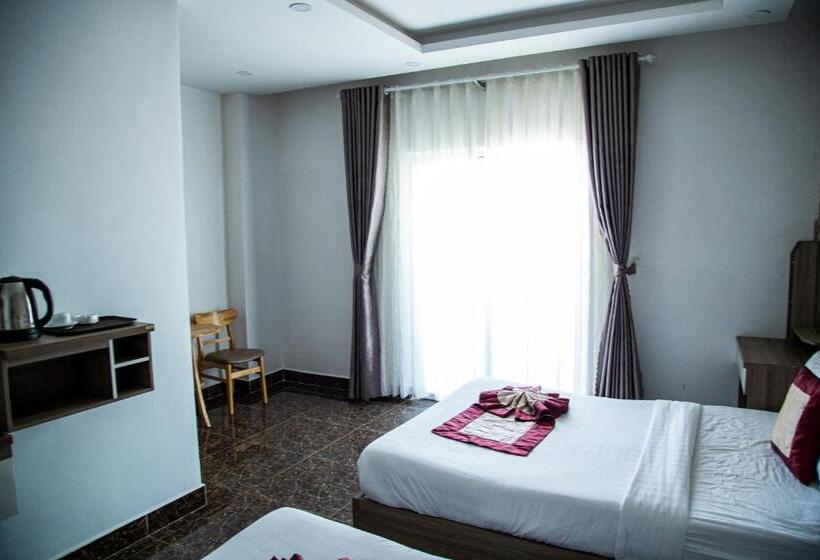 اتاق استاندارد چهارنفره با بالکن, Anh Tien