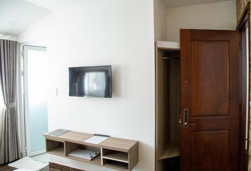 اتاق خانوادگی, Anh Tien