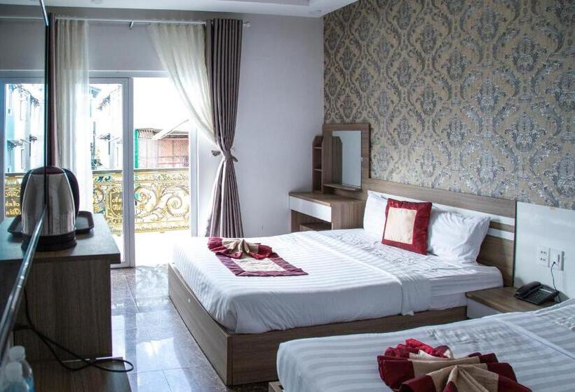 اتاق خانوادگی, Anh Tien