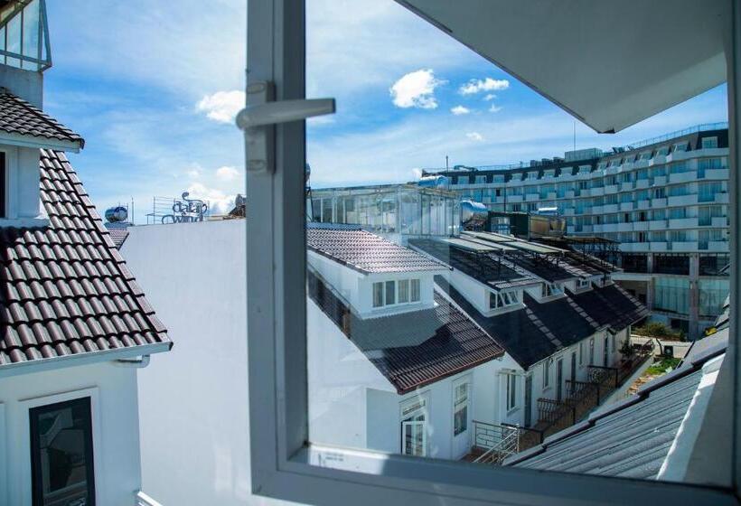 اتاق استاندارد چهار تخته, Anh Tien