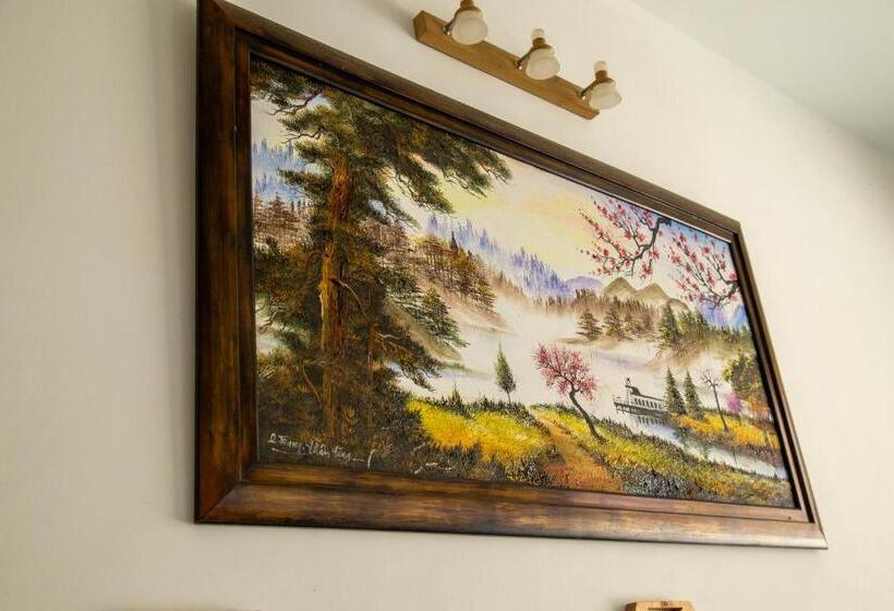 اتاق استاندارد چهار تخته, Anh Tien