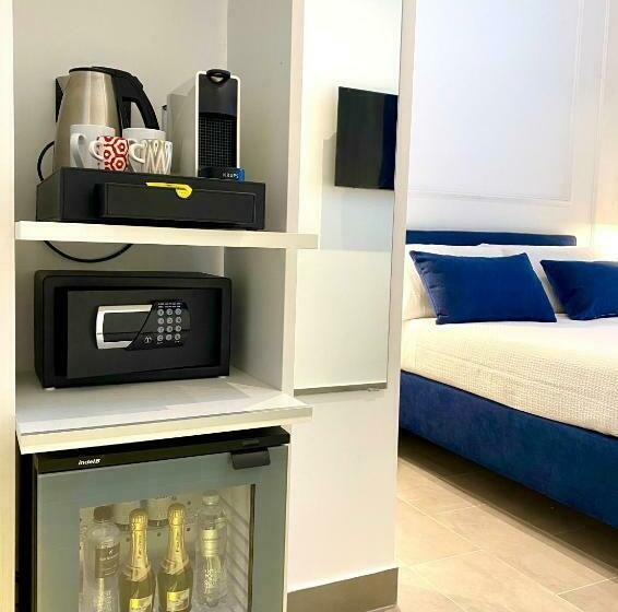 חדר דלוקס, The One   Sun  N Seas