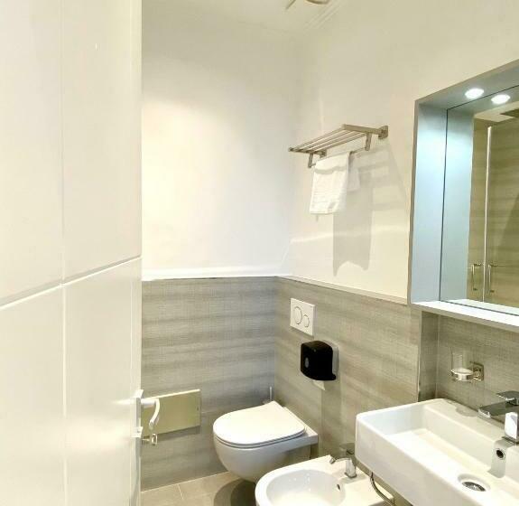 חדר דלוקס, The One   Sun  N Seas