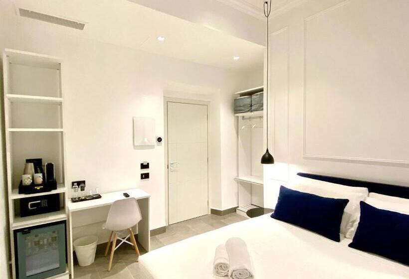 חדר דלוקס, The One   Sun  N Seas