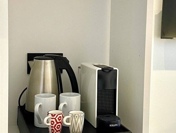 חדר דלוקס, The One   Sun  N Seas