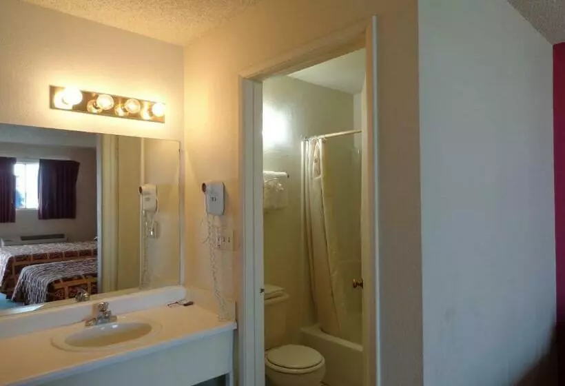 障害者適応デラックスルーム, Knights Inn Phoenix At N Black Canyon Hwy