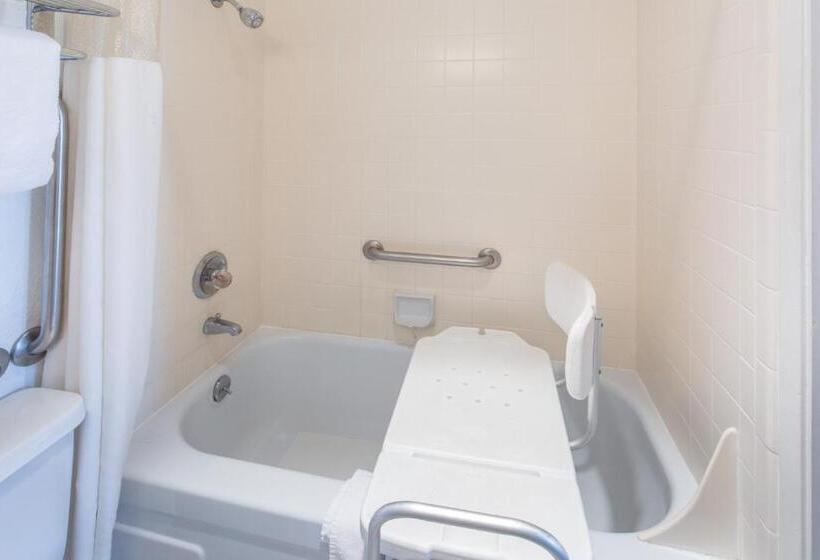 غرفة قياسية لذوى الاحتياجات الخاصة, Redwood Inn