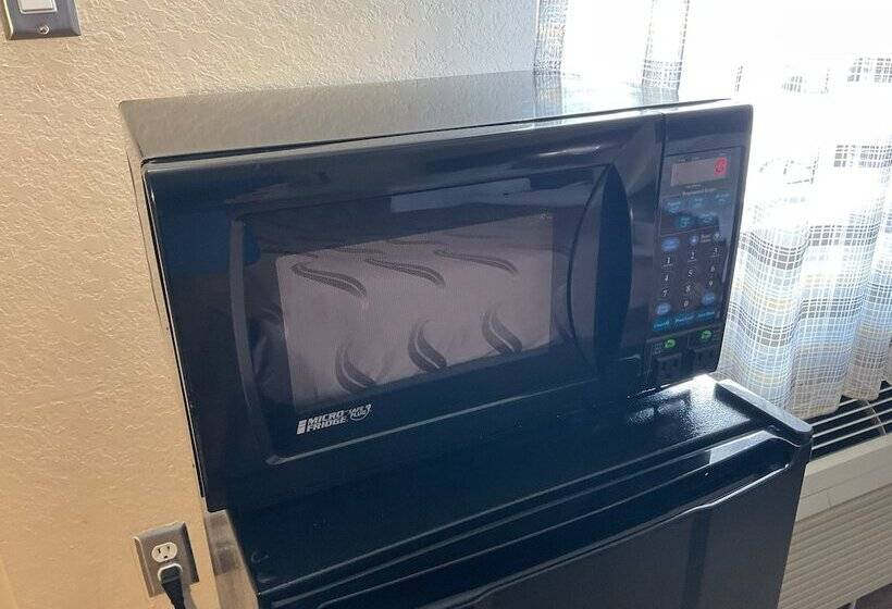 غرفة قياسية بالطابق الأرضى, Travelodge By Wyndham Florida City/homestead/everglades