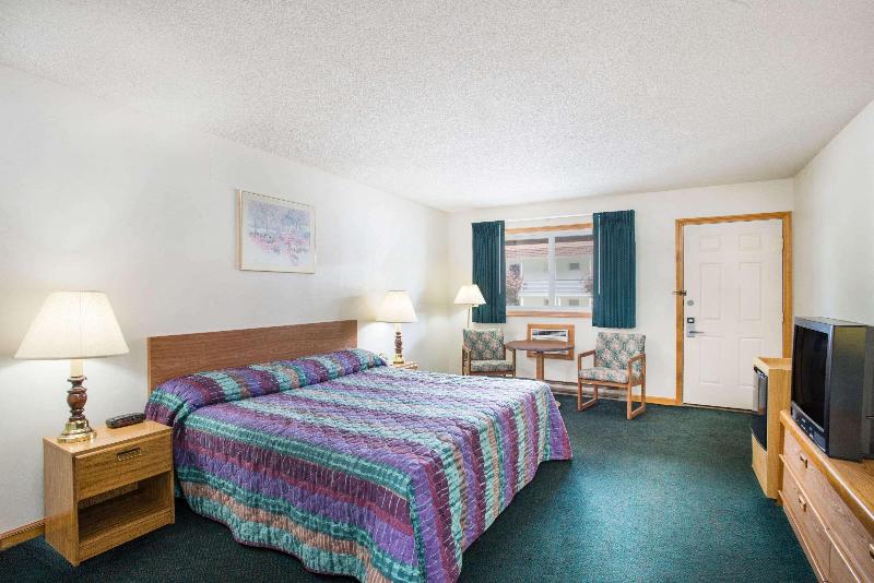 Стандартный Номер Кровать Кинг, Travelodge By Wyndham Lake George Ny