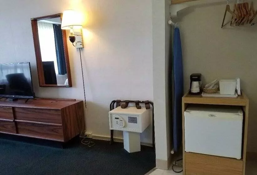 اتاق استاندارد با 2 تخت دوبل, Travelodge By Wyndham Lake George Ny