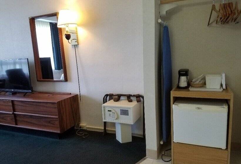 جناح, Travelodge By Wyndham Lake George Ny