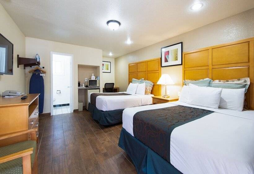 غرفه قياسيه سريرين مزدوجين, Travelodge By Wyndham Merced Yosemite