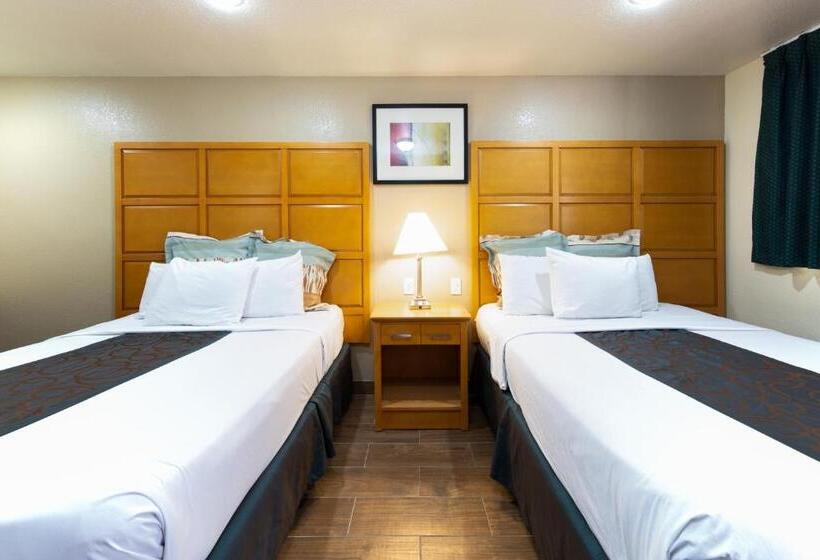 غرفه قياسيه سريرين مزدوجين, Travelodge By Wyndham Merced Yosemite