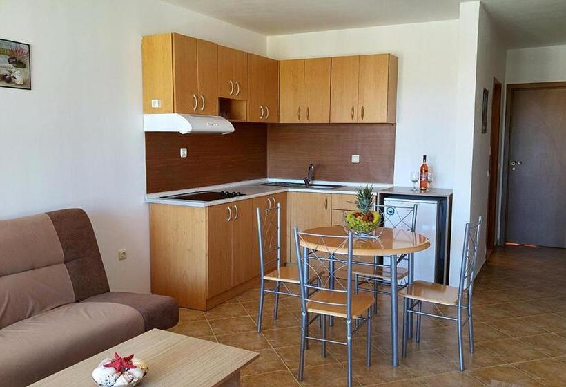 带1个卧室的带阳台的公寓, Arkite Complex