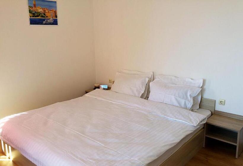 带1个卧室的带阳台的公寓, Arkite Complex