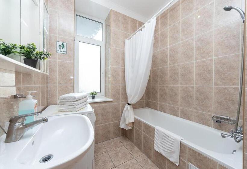 اتاق استاندارد با بالکن, Mini Hotel Guest Residence