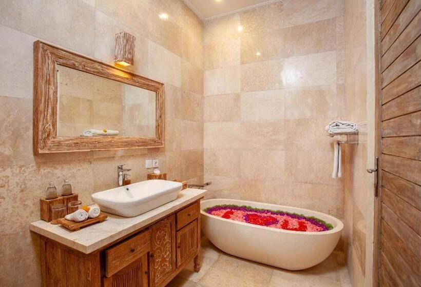 غرفة ديلوكس مطلة على حمام السباحة, The Kalyana Ubud Resort