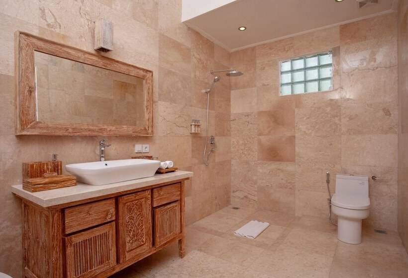 غرفة ديلوكس مطلة على حمام السباحة, The Kalyana Ubud Resort