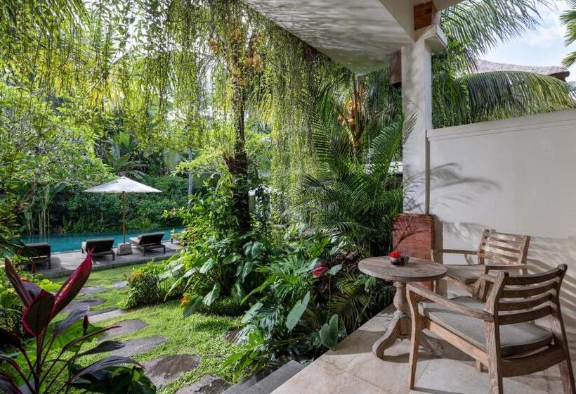 غرفة ديلوكس مطلة على حمام السباحة, The Kalyana Ubud Resort