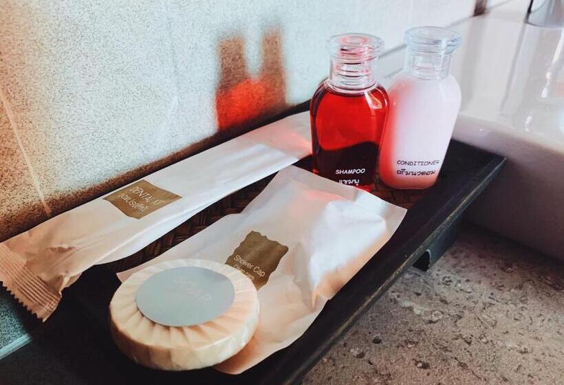 디럭스 룸, Sky Wave Patong