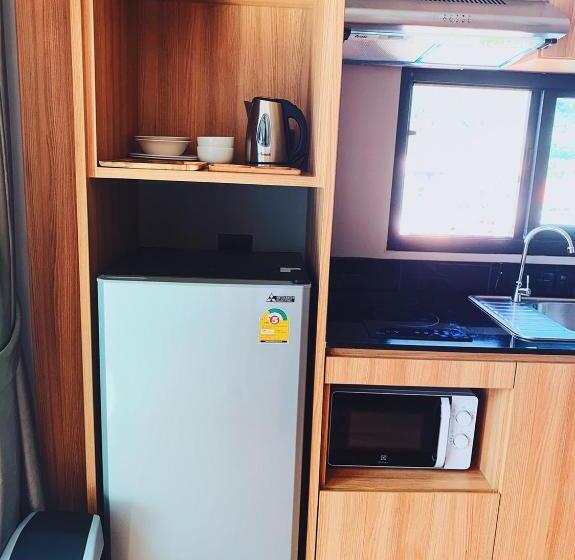 디럭스 패밀리 룸, Sky Wave Patong