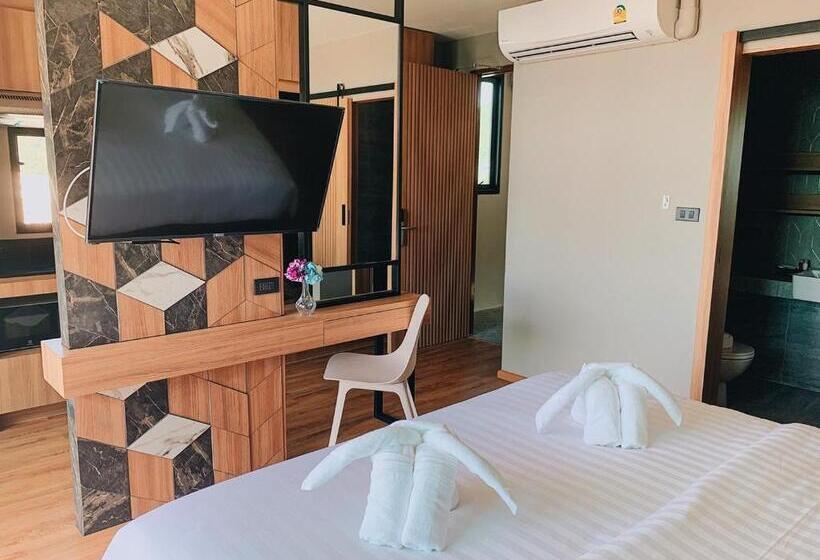 디럭스 패밀리 룸, Sky Wave Patong