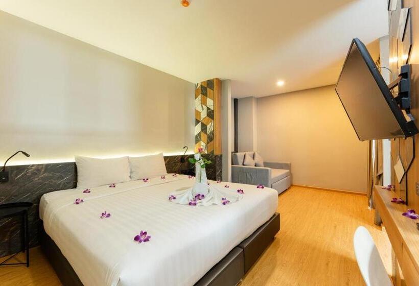 豪华家庭房间, Sky Wave Patong