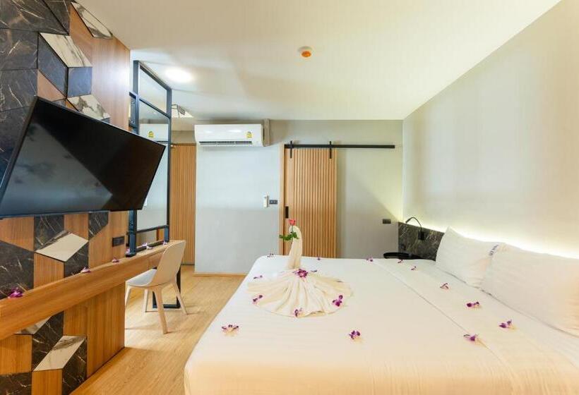 豪华家庭房间, Sky Wave Patong