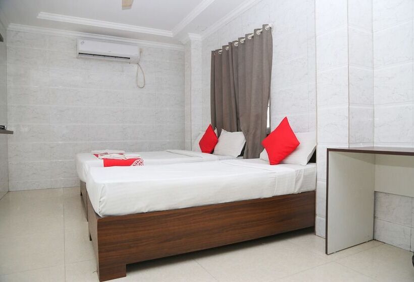 Habitació Triple Deluxe, Ulo Prince Park