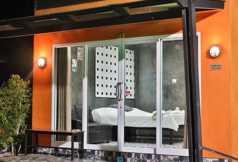 غرفة ديلوكس مزودة بشرفة, Nawamit Home Garden