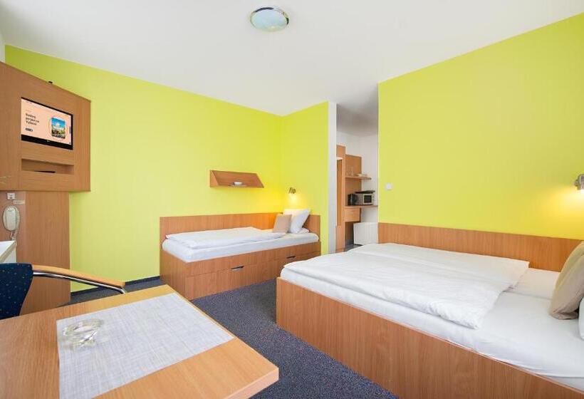 标准三人间, Penzion Sirius