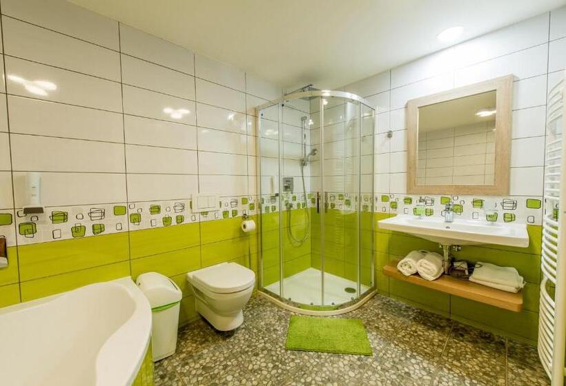 Family Suite, Restaurace A Penzion Bludoveček
