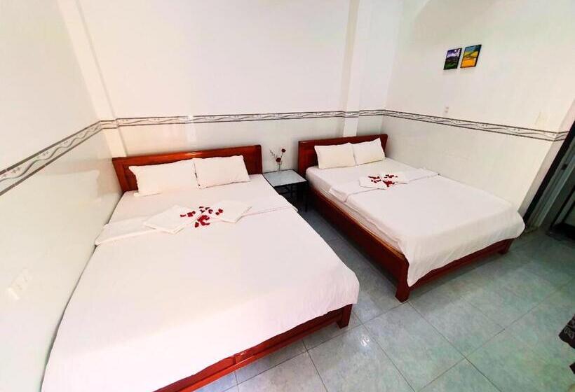 اتاق استاندارد چهار تخته, Tai Tri Guest House