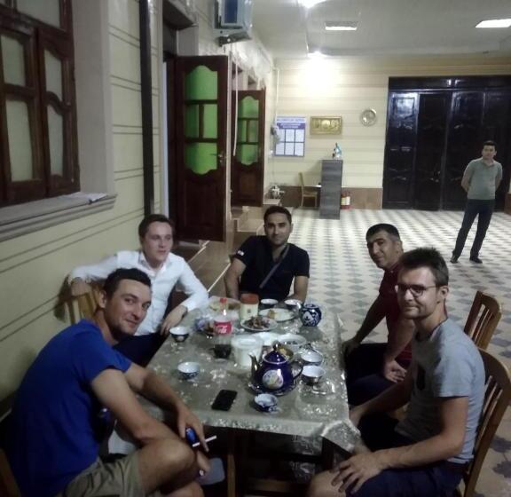 غرفة قياسية رباعية, Zarin Guest House B&b