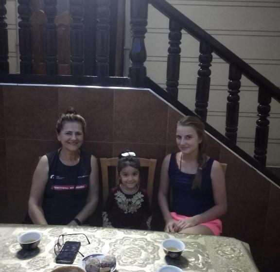 غرفة قياسية رباعية, Zarin Guest House B&b