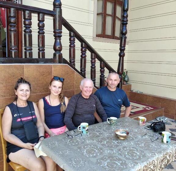 غرفة قياسية رباعية, Zarin Guest House B&b