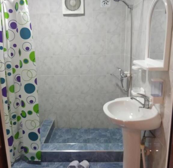 غرفة قياسية رباعية, Zarin Guest House B&b