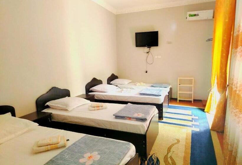 غرفة قياسية ثلاثية, Zarin Guest House B&b