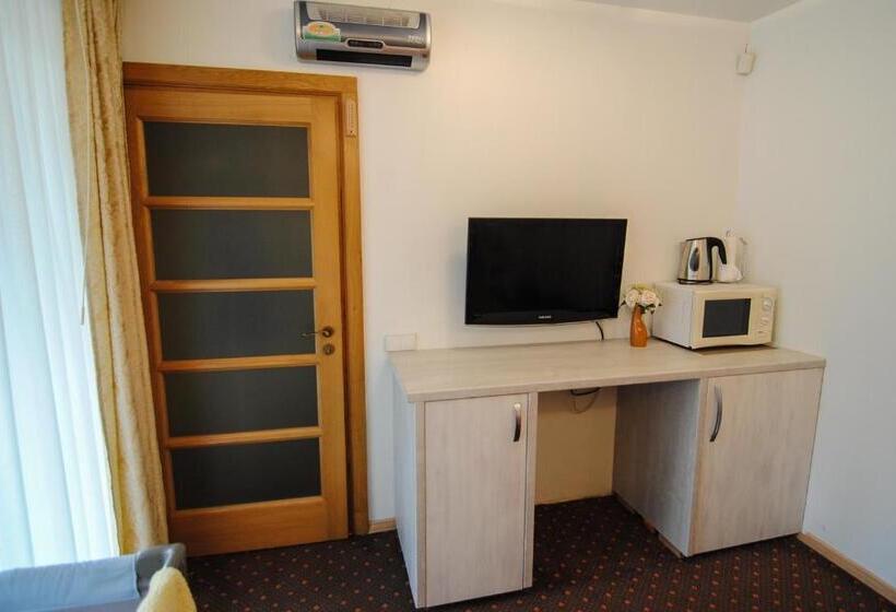 استودیوی استاندارد, Saulės Krantas