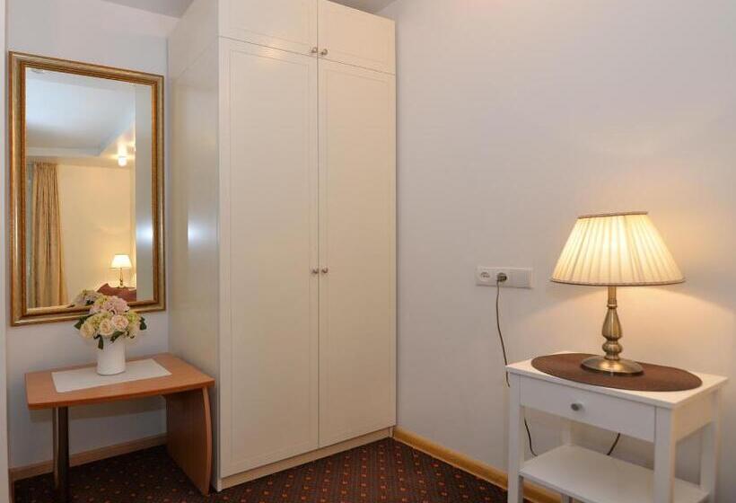 استودیوی استاندارد, Saulės Krantas