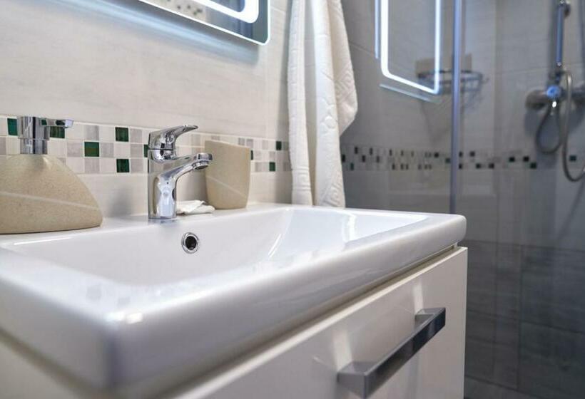 استودیوی استاندارد, Villa Gor