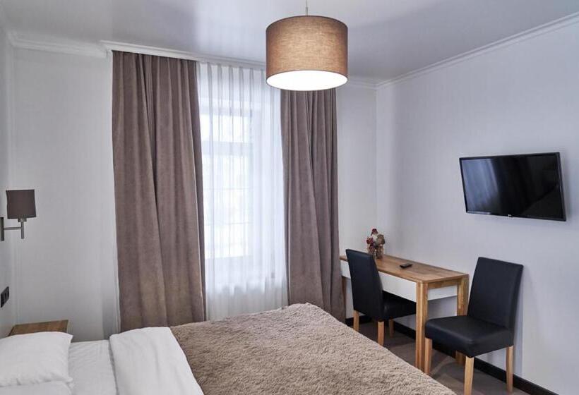 استودیوی استاندارد, Villa Gor