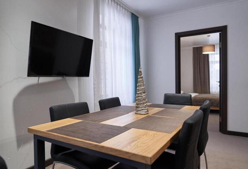 استودیوی استاندارد, Villa Gor