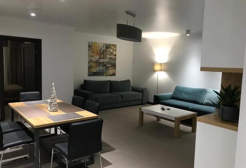 استودیوی استاندارد, Villa Gor