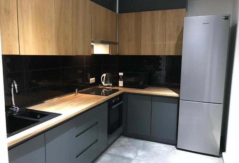 إستوديو قياسى, Villa Gor