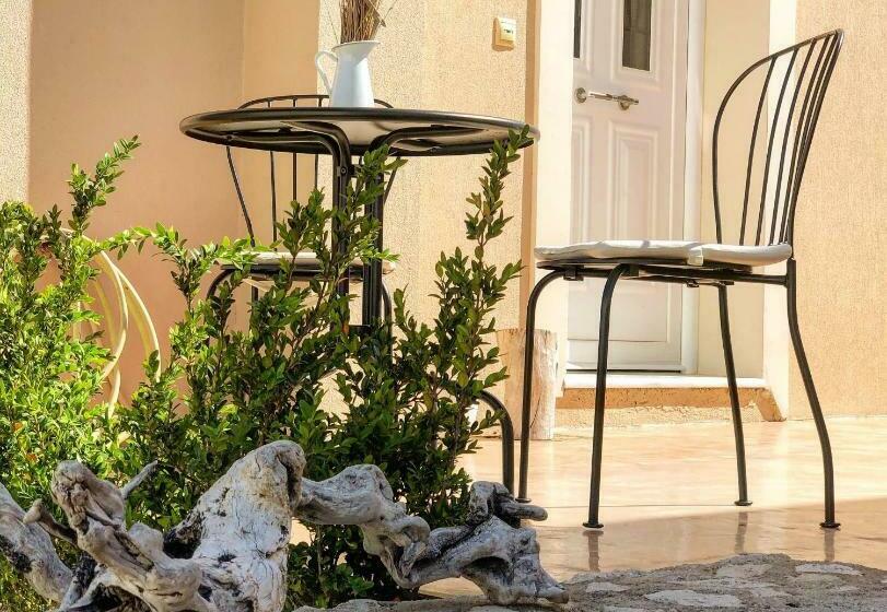 复式房间, Helianthus Apartments