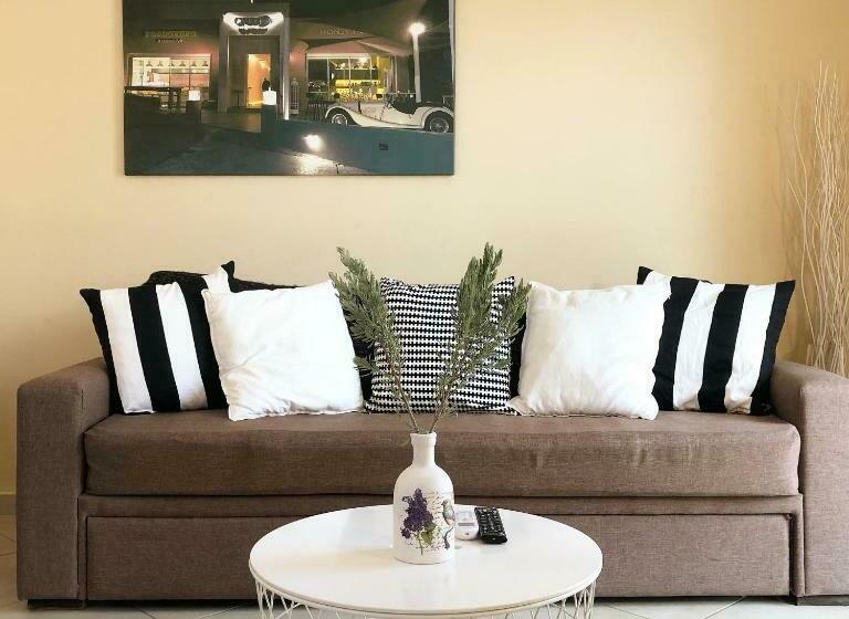 复式房间, Helianthus Apartments